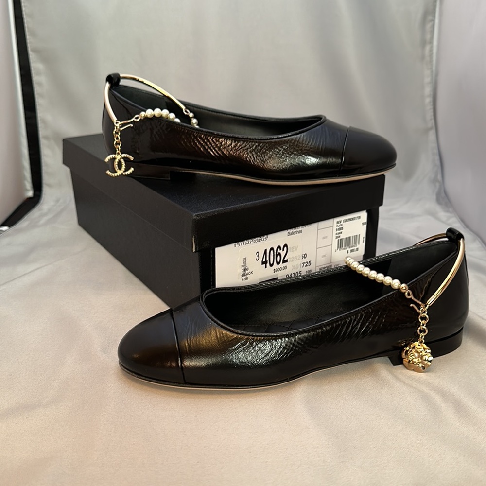 SOLD OUT EVERYWHERE Chanel Lambskin and Black Patent Loafer.  Size 6.